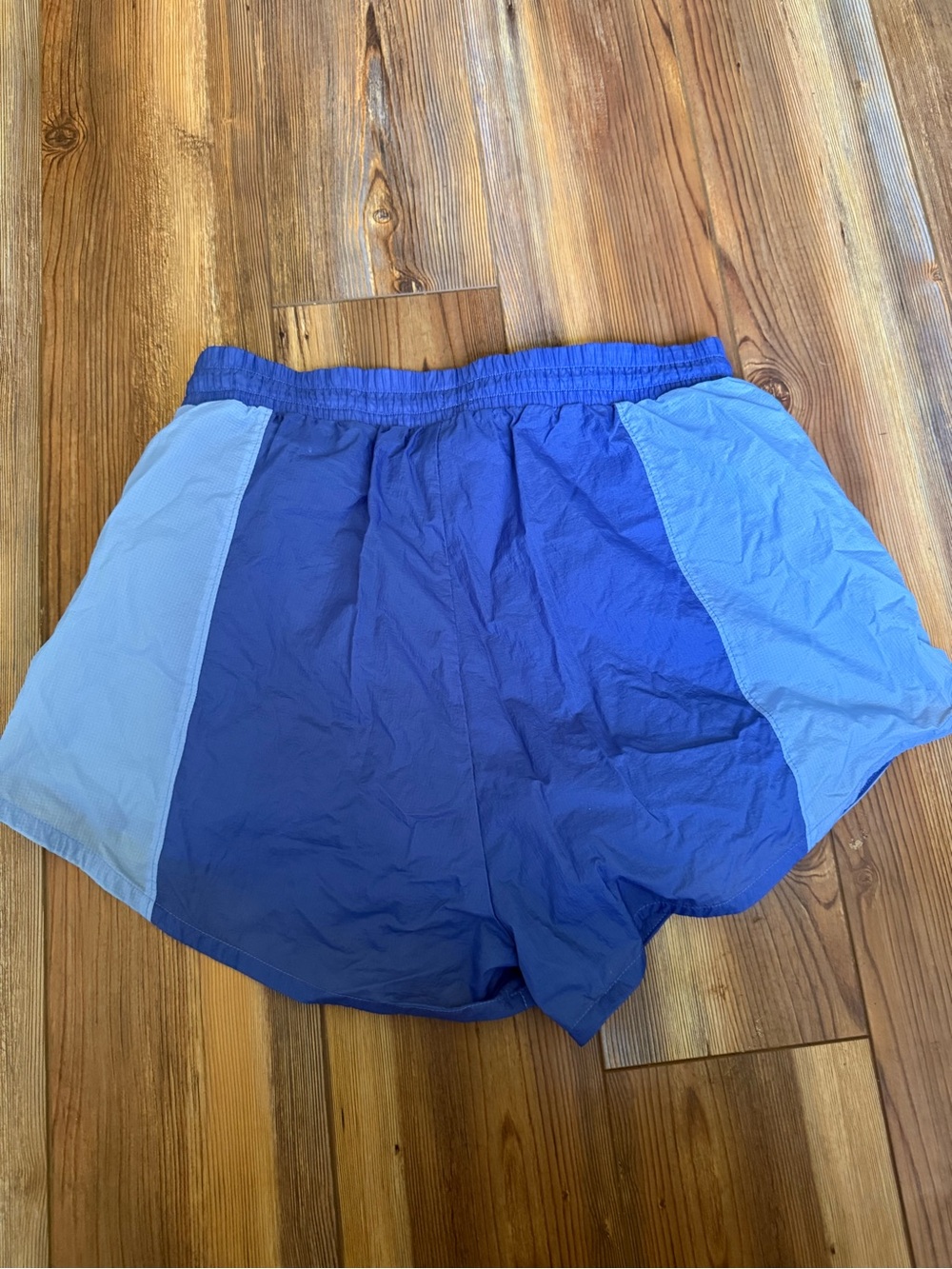 Gymshark Women's Two-Tone Blue Athletic Shorts - Picture 4 of 4
